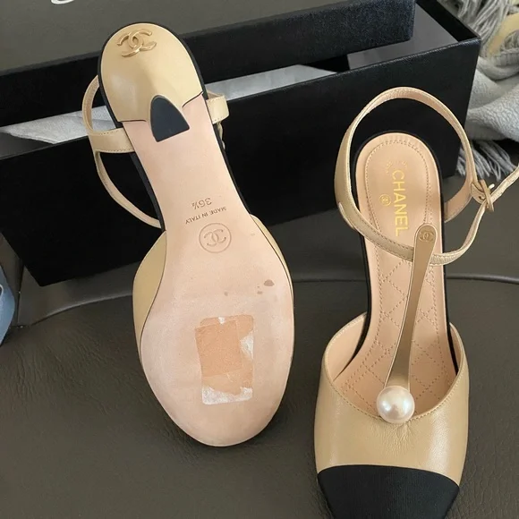 Chanel Black and Tan T-Strap Shoes w/Round Grosgrain Cap Toes and Pearl - Picture 4 of 14